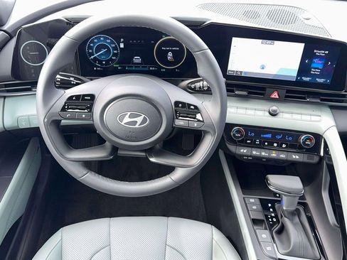 New 2026 Hyundai Elantra Limited image 17
