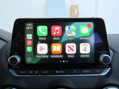 Used 2025 Nissan Sentra SV image 9