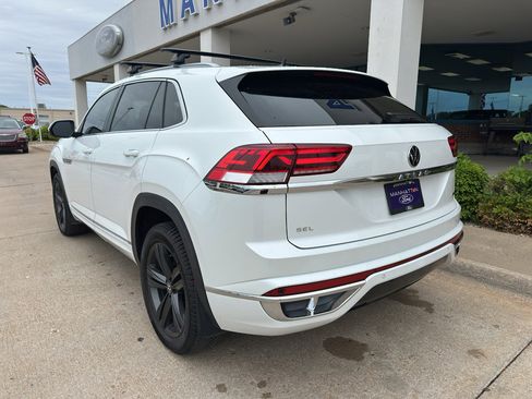 Used 2022 Volkswagen Atlas Cross Sport SEL R-Line AWD/4WD image 6