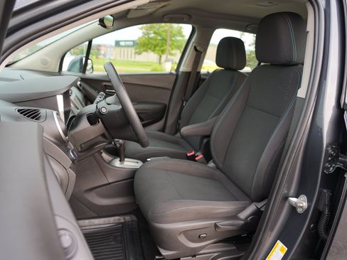 Used 2016 Chevrolet Trax LS FWD image 12