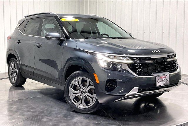 Used 2024 Kia Seltos S AWD/4WD image 3