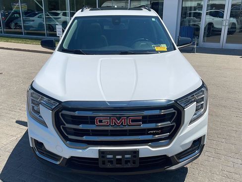Used 2023 GMC Terrain AT4 AWD/4WD image 2
