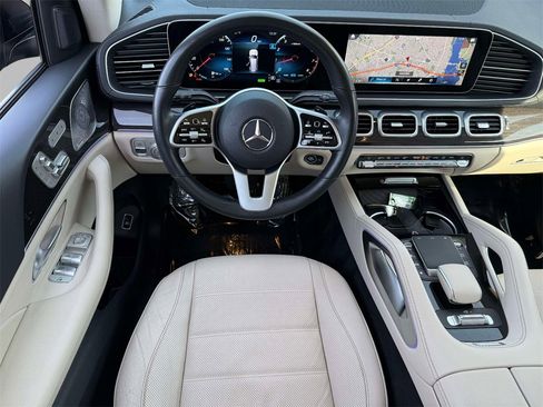 Used 2021 Mercedes-Benz GLS 450 4MATIC image 4