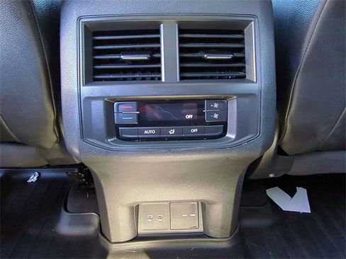 Used 2021 Volkswagen Atlas SE w/ Panoramic Sunroof Package image 22