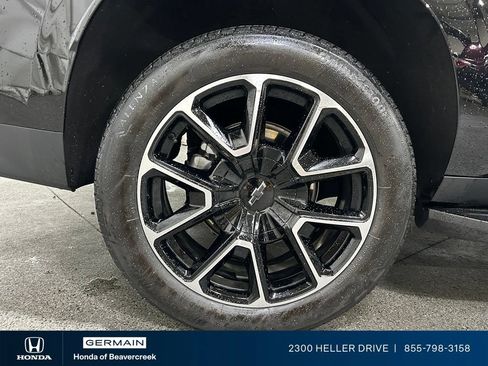 Used 2024 Chevrolet Suburban RST w/ Luxury Package AWD/4WD image 10