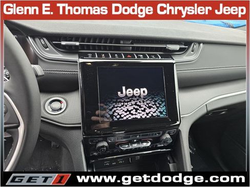 New 2025 Jeep Grand Cherokee Altitude image 10
