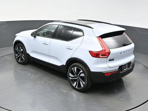 Used 2024 Volvo XC40 B5 Plus w/ Protection Package Premier AWD/4WD image 40