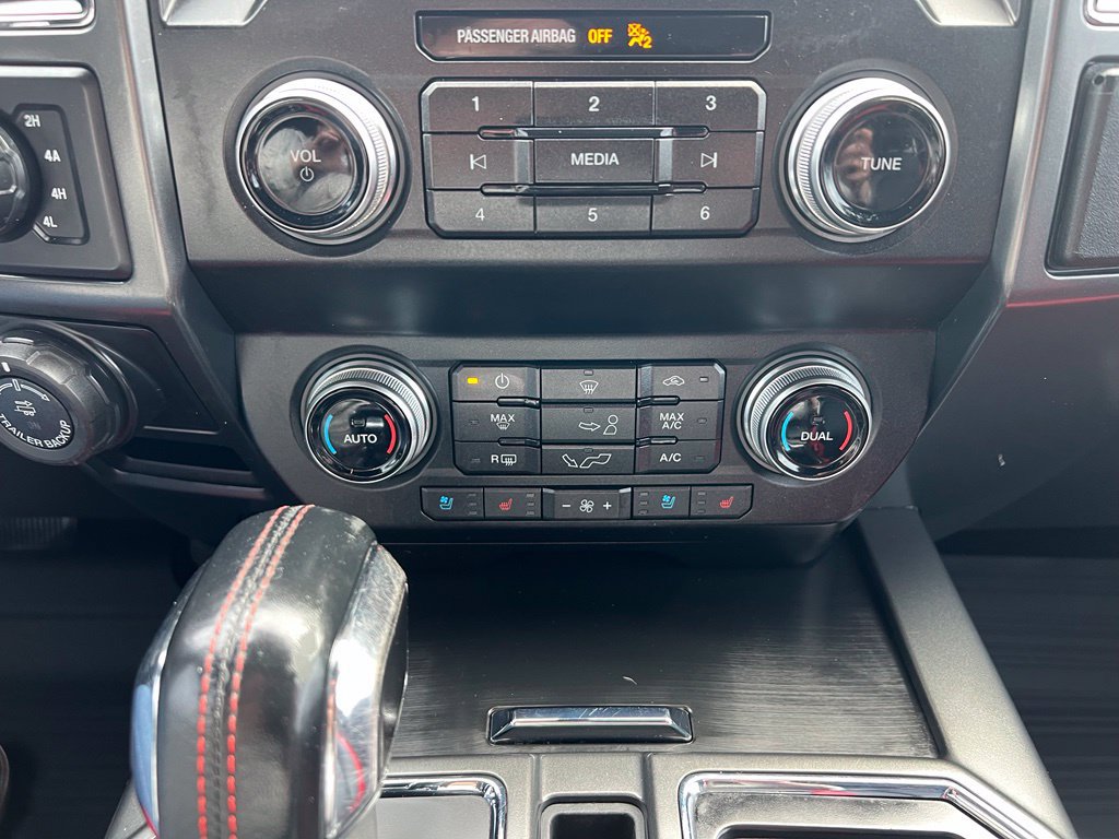 Used 2019 Ford F150 Lariat w/ Equipment Group 502A Luxury AWD/4WD image 31