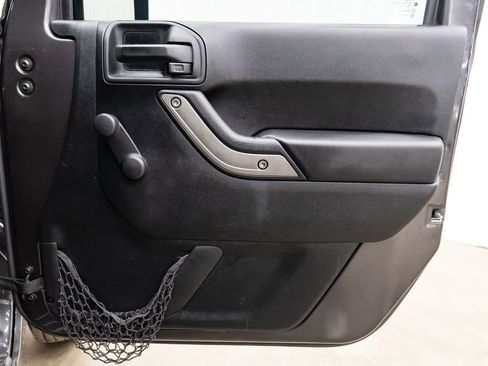 Used 2018 Jeep Wrangler Unlimited Sport w/ Connectivity Group image 25