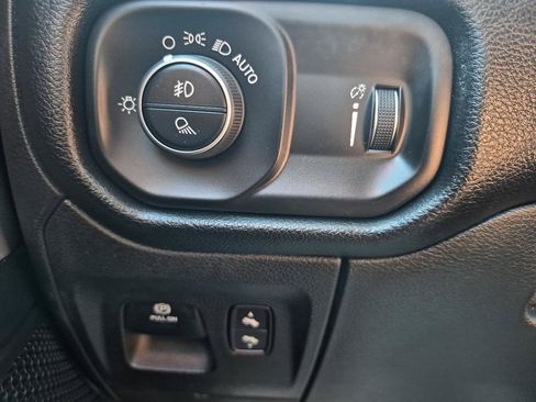 Used 2022 RAM 1500 Big Horn AWD/4WD image 15
