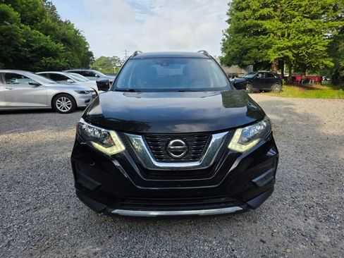 Used 2019 Nissan Rogue SV w/ Premium Package FWD image 4