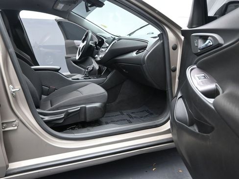 Used 2022 Chevrolet Malibu LS FWD image 17