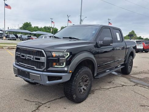 Used 2017 Ford F150 XLT w/ Equipment Group 302A Luxury image 6