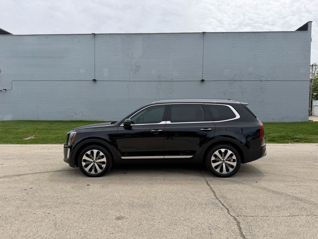 Used 2020 Kia Telluride S AWD/4WD image 4