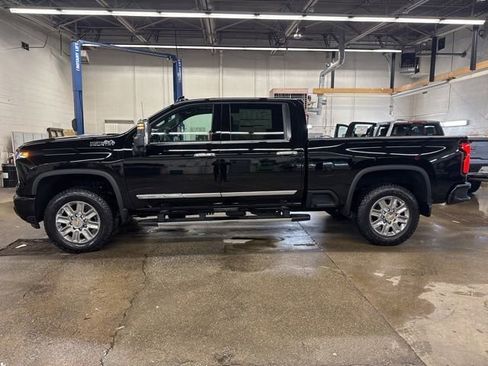 New 2026 Chevrolet Silverado 2500 High Country w/ Technology Package AWD/4WD image 3