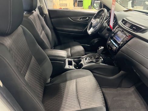 Certified 2020 Nissan Rogue SV w/ Sun & Sound Touring Package image 23