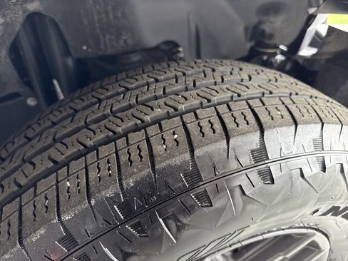 Used 2025 Jeep Wrangler Sport S image 16