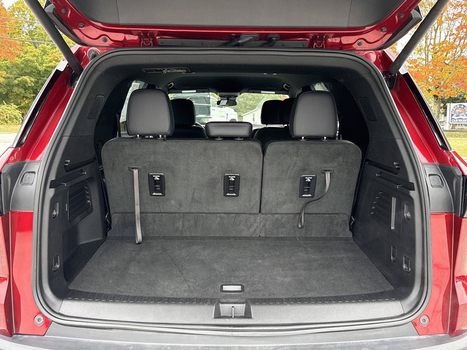 Used 2026 Chevrolet Traverse LT AWD/4WD image 16