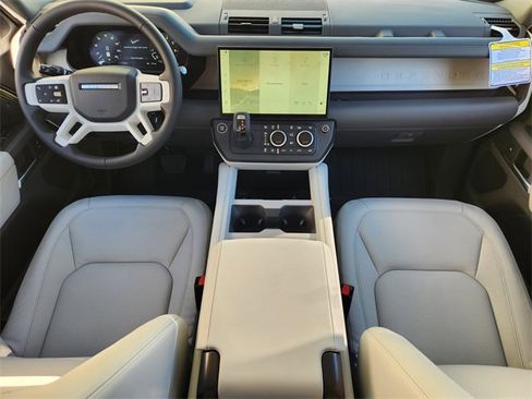 New 2026 Land Rover Defender 130 X-Dynamic SE image 19