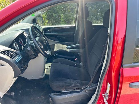 Used 2013 Dodge Grand Caravan American Value Package w/ UConnect Hands-Free Group FWD image 9