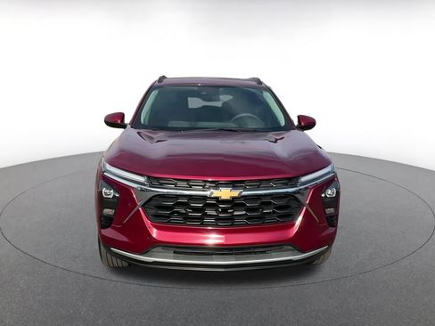Used 2025 Chevrolet Trax LT image 4
