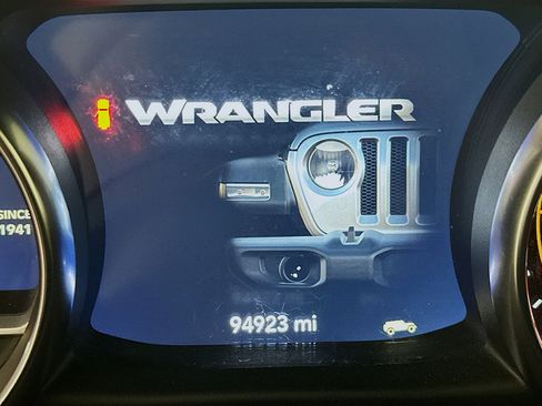 Used 2021 Jeep Wrangler Unlimited Sahara image 18