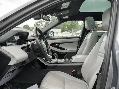 Used 2020 Land Rover Range Rover Evoque SE AWD/4WD image 7