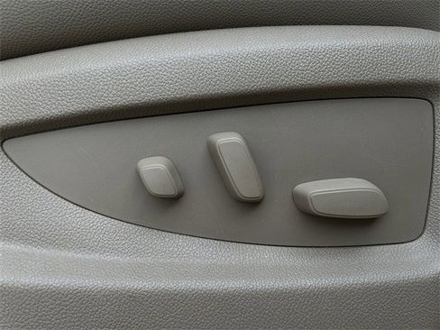 Used 2017 GMC Sierra 1500 SLT w/ Enhanced Driver Alert Package image 31