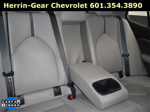 Used 2022 Toyota Camry XLE image 26