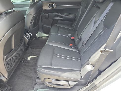 Certified 2022 Kia Sorento S AWD/4WD image 16