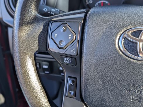 Used 2017 Toyota Tacoma SR image 25