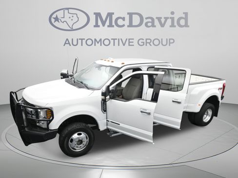 Used 2019 Ford F350 XLT w/ XLT Premium Package AWD/4WD image 45