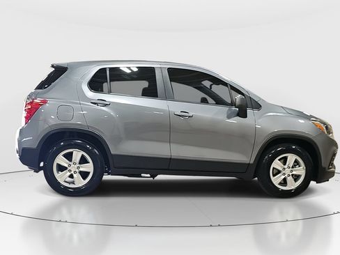 Used 2020 Chevrolet Trax LS w/ Tint and Cruise Package FWD image 4