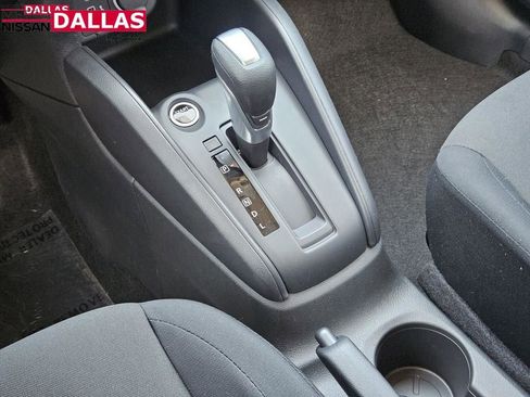 New 2025 Nissan Kicks Play S image 19