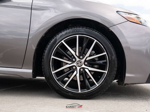 Used 2021 Toyota Camry SE FWD image 9