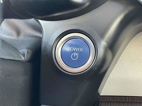 Used 2022 Toyota Sienna XLE image 28