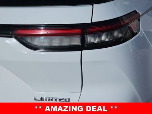 Used 2023 Jeep Grand Cherokee Limited image 42