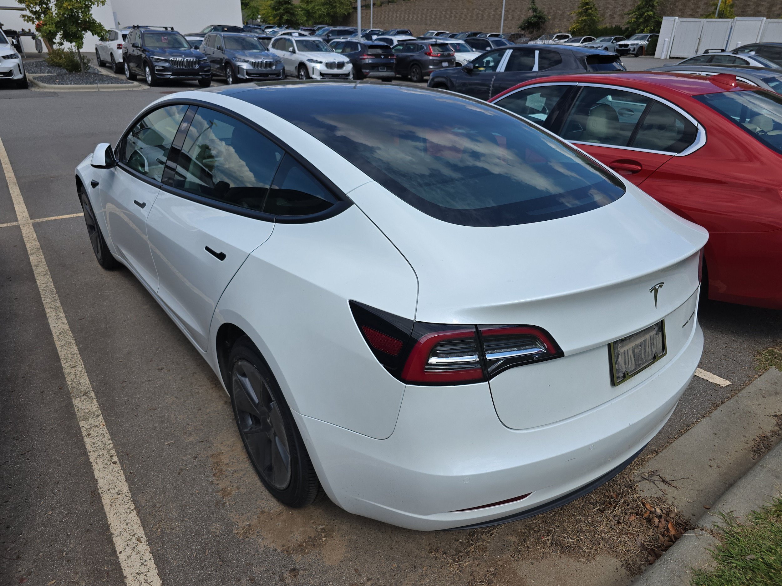 Used 2022 Tesla Model 3 Long Range AWD/4WD image 3