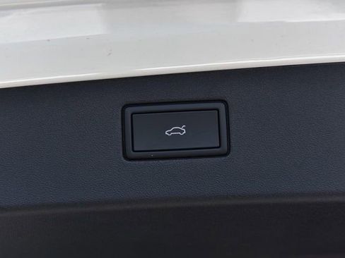 New 2026 Volkswagen Tiguan SE R-Line image 26