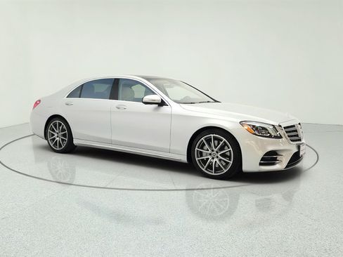 Used 2019 Mercedes-Benz S 560 Sedan image 3