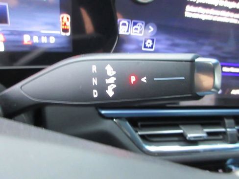 New 2026 Chevrolet Equinox EV LT image 26