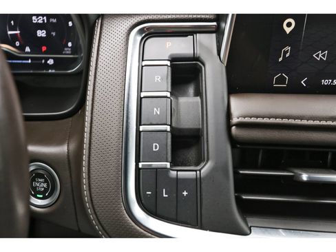 Used 2023 GMC Yukon XL SLT RWD image 28