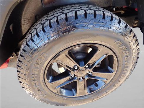 Used 2018 Jeep Wrangler Unlimited Sport w/ Connectivity Group AWD/4WD image 7