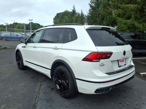 Certified 2023 Volkswagen Tiguan SE R-Line AWD/4WD image 4