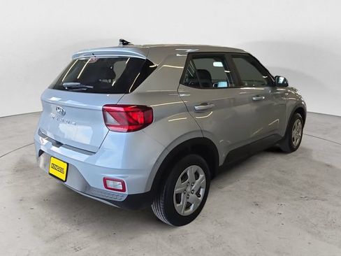 Used 2020 Hyundai Venue SE FWD image 5