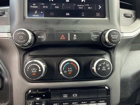 Used 2022 RAM 3500 Big Horn AWD/4WD image 35
