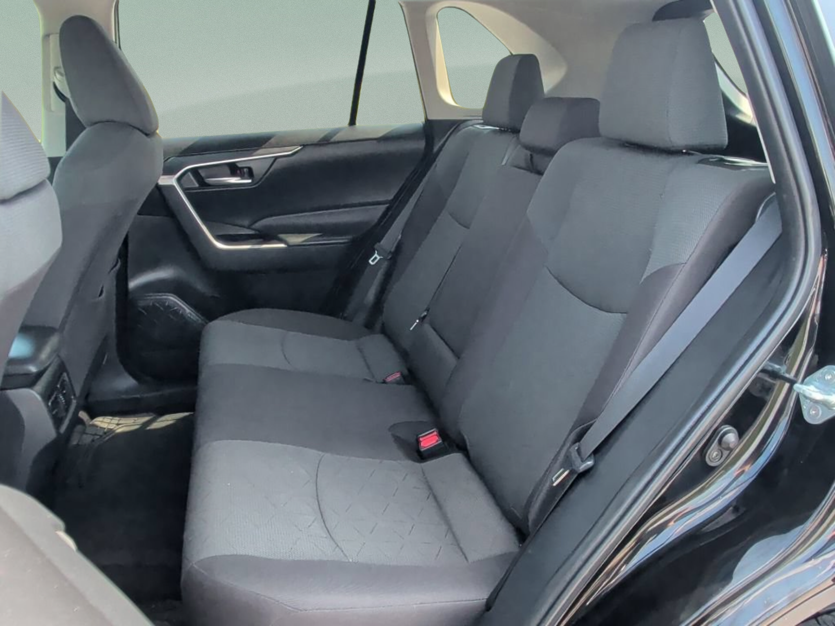 Used 2024 Toyota RAV4 XLE FWD image 34