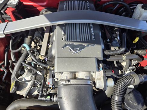 Used 2010 Ford Mustang GT image 29