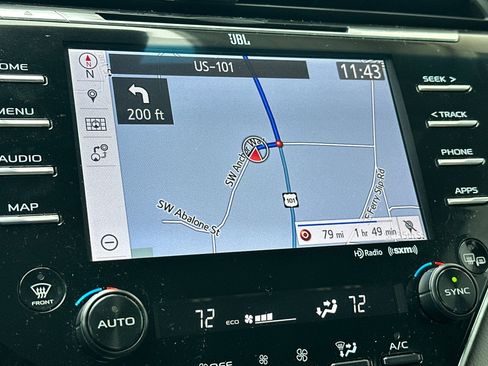 Used 2018 Toyota Camry XLE image 15