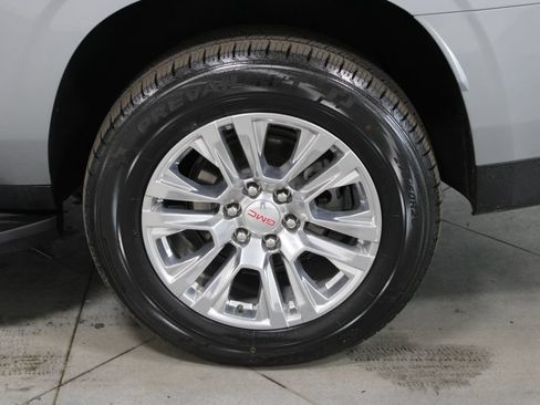 Used 2024 GMC Yukon XL Denali RWD image 21
